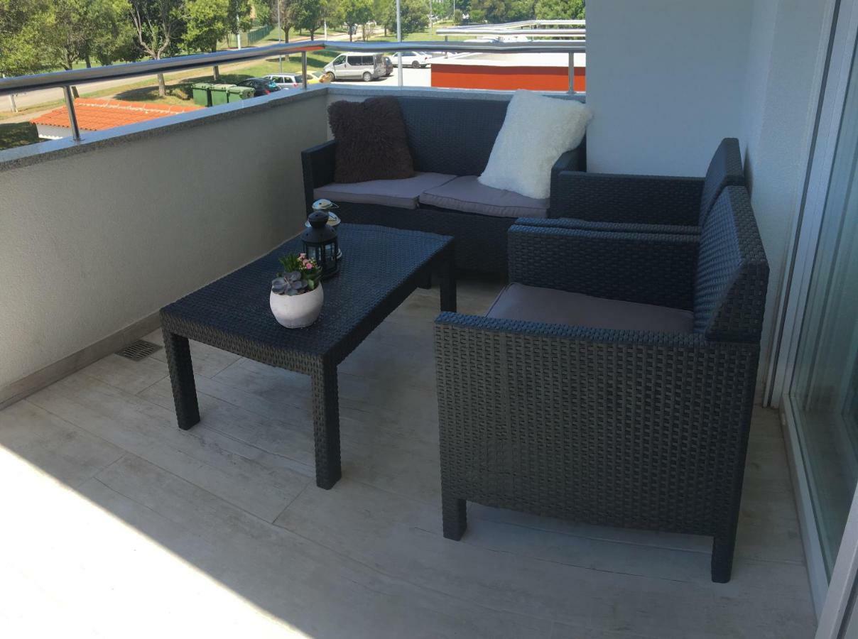 Holly Apartman Umag Exterior foto