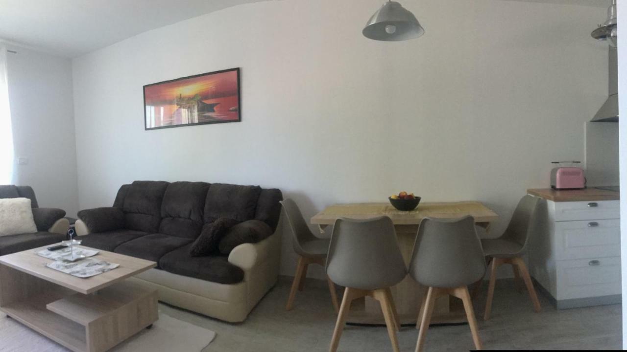 Holly Apartman Umag Exterior foto